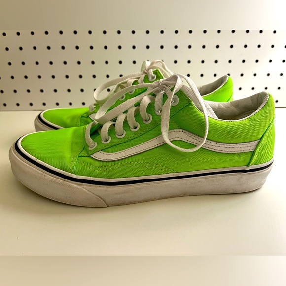 Vans Women's Old Skool in Neon Green Gecko, Canvas Sneaker, Unisex - Picture 1 of 16